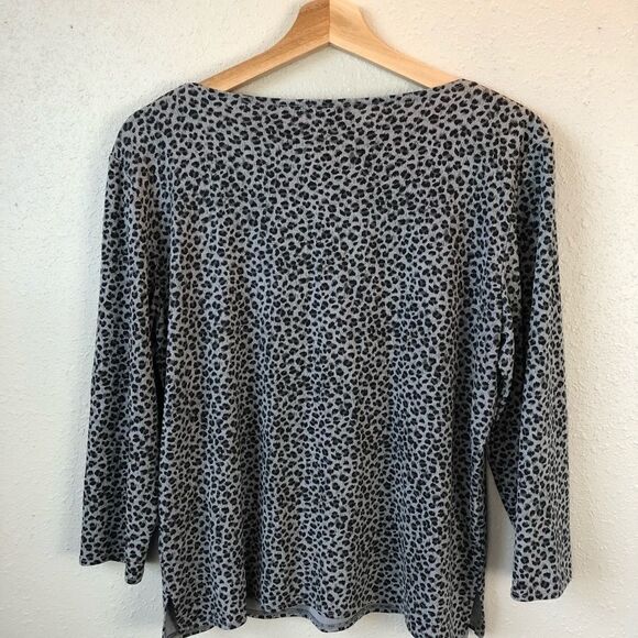 Liz Claiborne Black and Gray Animal Print Top - Picture 5 of 6